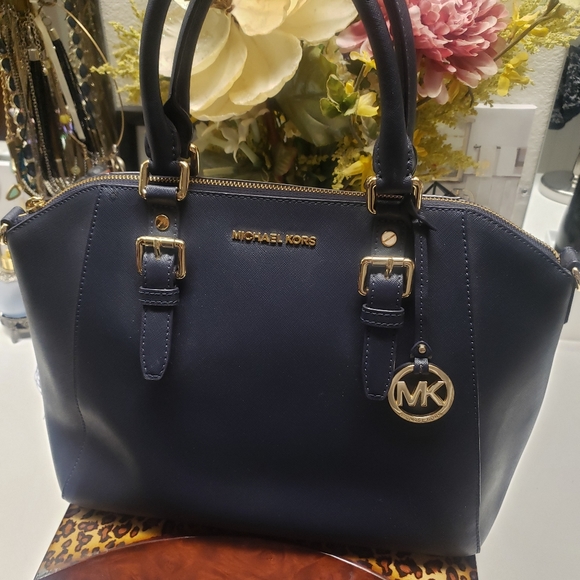 MICHAEL Michael Kors Handbags - NWOT ! Michael Kors Large Ciara Satchel- Navy Blue 😍